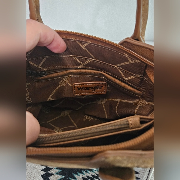 Wrangler Ladies Southwestern Small Canvas Brown Crossbody Tote Bag - Picture 11 of 11